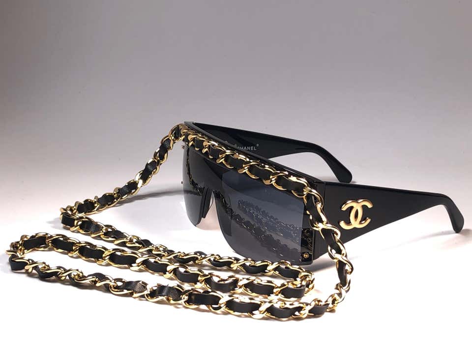 VINTAGE CHANEL CHAIN GLASSES