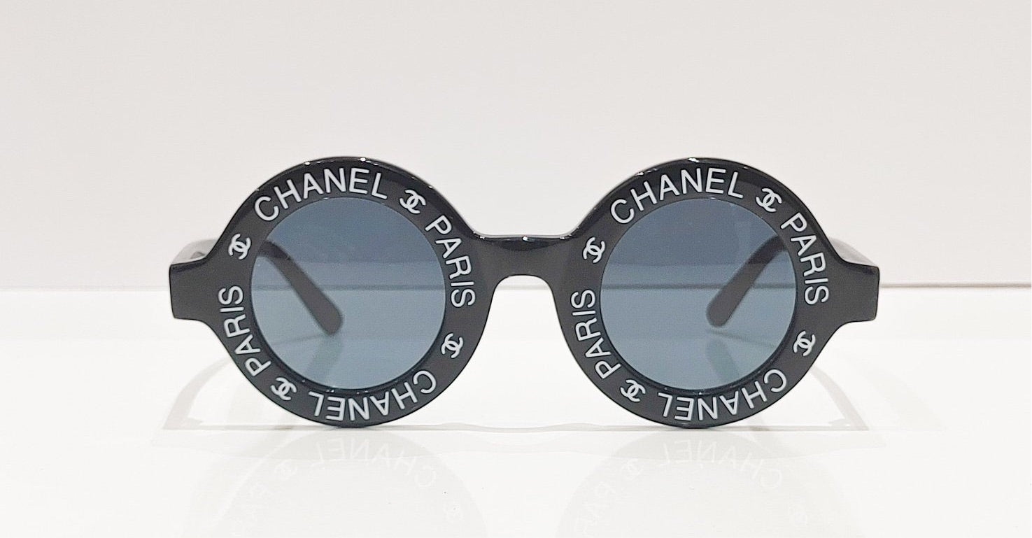 VINTAGE CHANEL 01944 94305 BLK